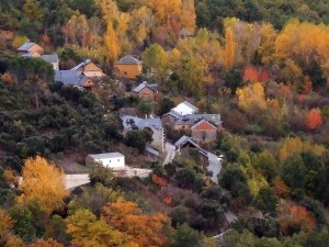 labaniego desde la ruta delos sestiaderos Vista del pueblo de Labaniego desde el Sardonal. (foto de Trapote)